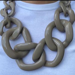 Thick, chain necklace